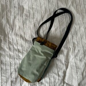 Lululemon Crossover Water Bottle Bag